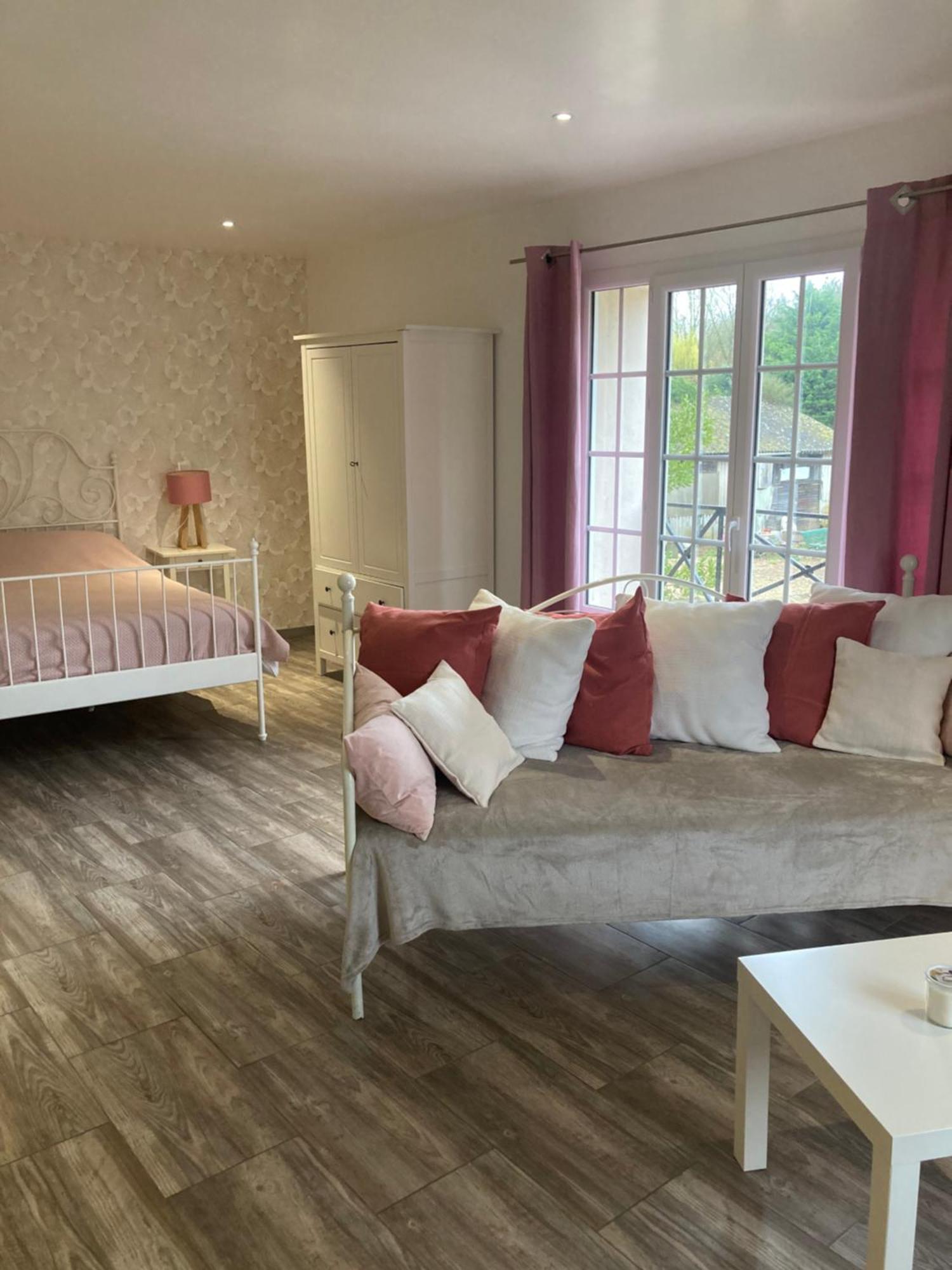 L'Oreade Amfreville-sur-Iton Bagian luar foto