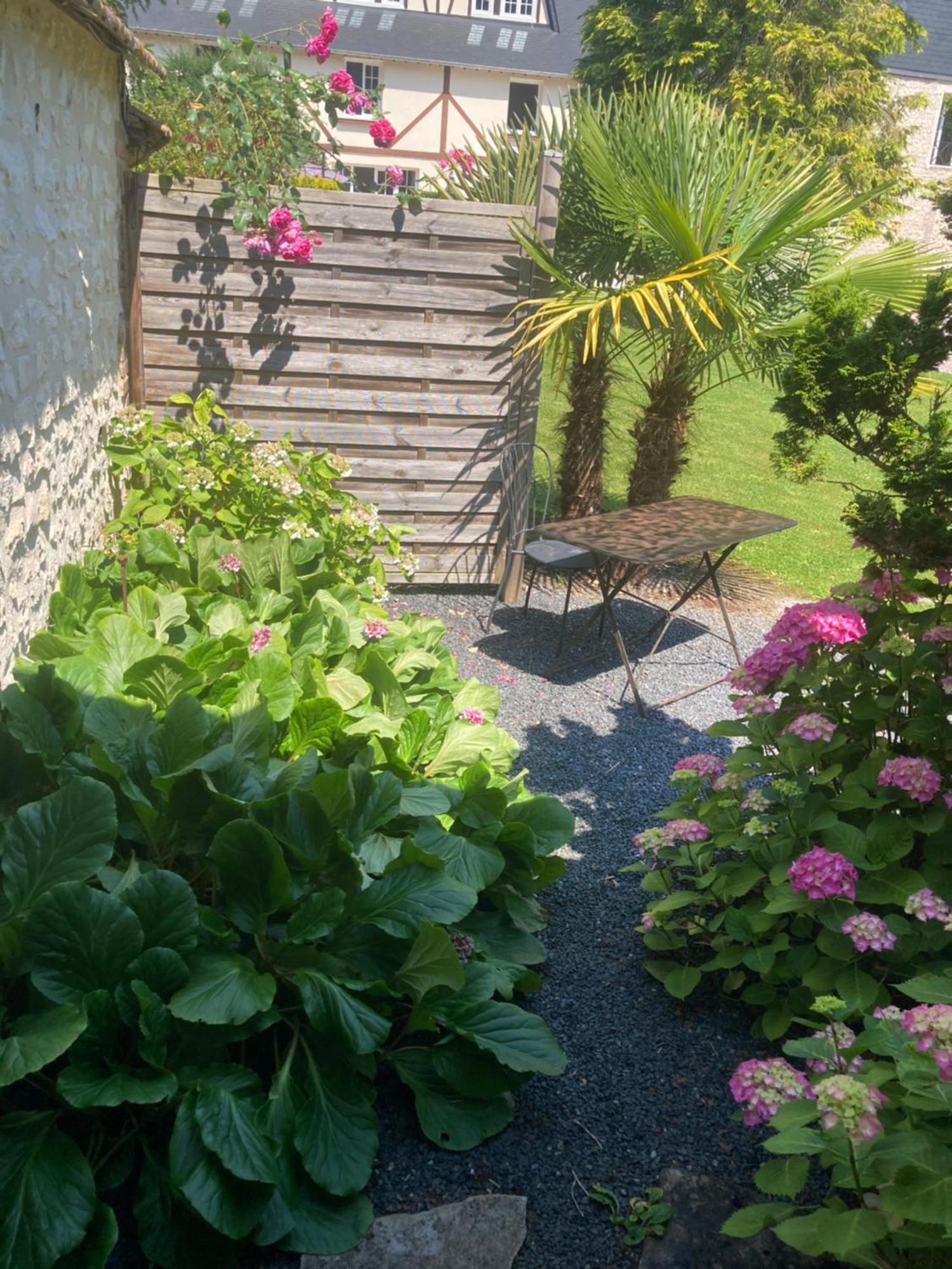 L'Oreade Amfreville-sur-Iton Bagian luar foto